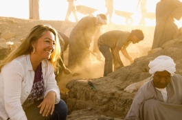 Myriam Seco en una de sus excavaciones